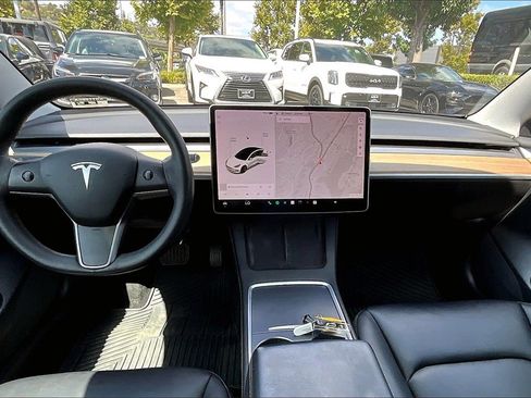 Used 2021 Tesla Model 3 Standard Range Plus image 11