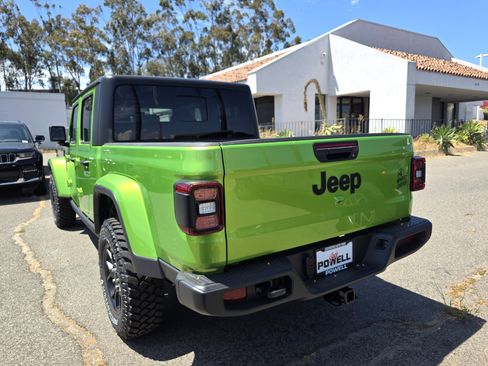 New 2025 Jeep Gladiator Willys image 3