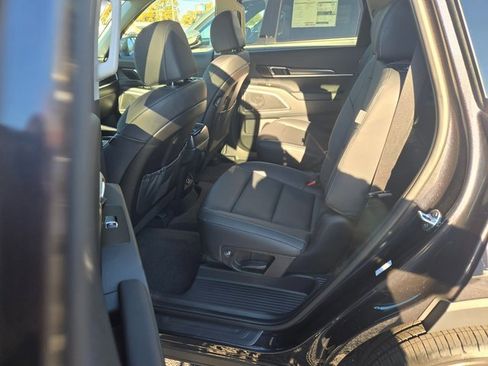 New 2025 Kia Telluride S image 19