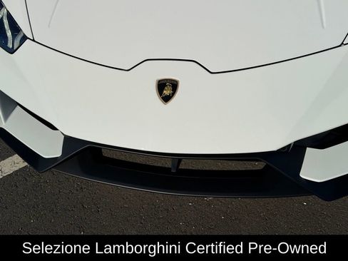 Used 2024 Lamborghini Huracan EVO image 16