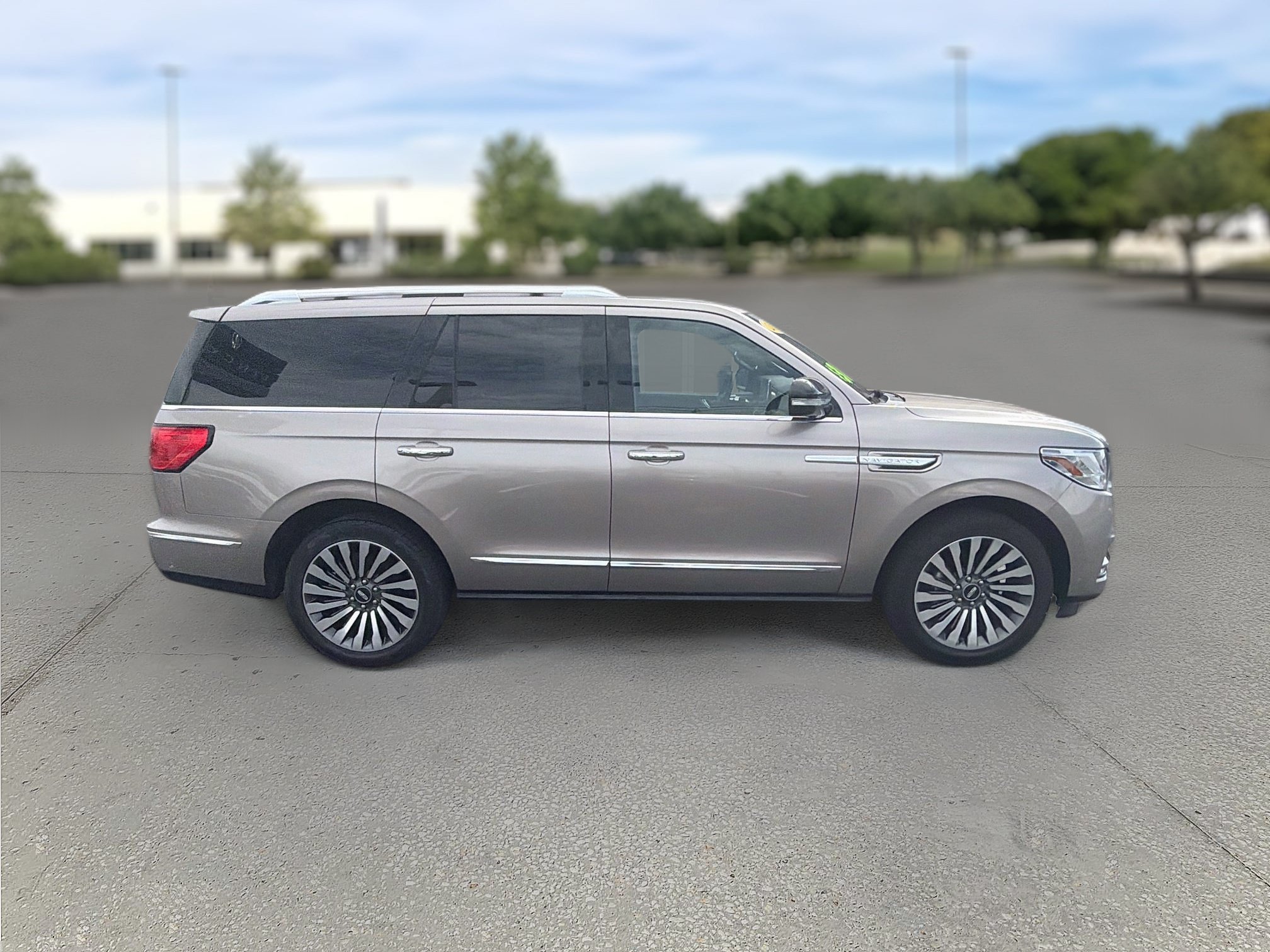 Used 2018 Lincoln Navigator Reserve w/ Technology Package AWD/4WD image 8