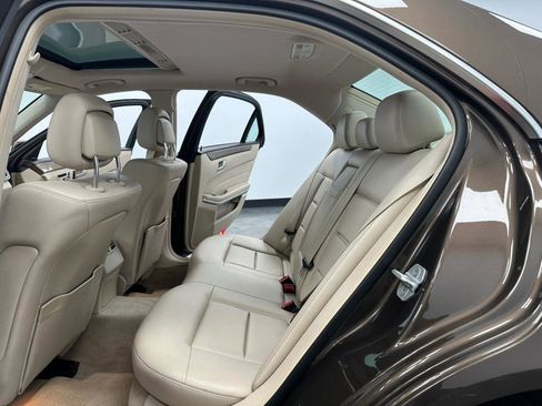 Used 2014 Mercedes-Benz E 350 4MATIC Sedan image 34