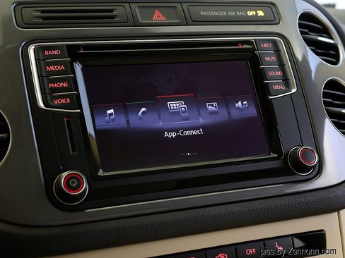 Used 2017 Volkswagen Tiguan Wolfsburg Edition AWD/4WD image 18
