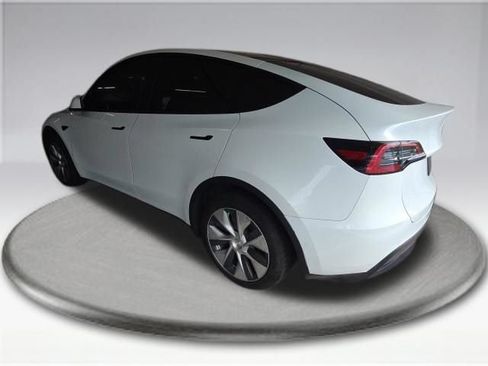 Used 2021 Tesla Model Y Long Range AWD/4WD image 10