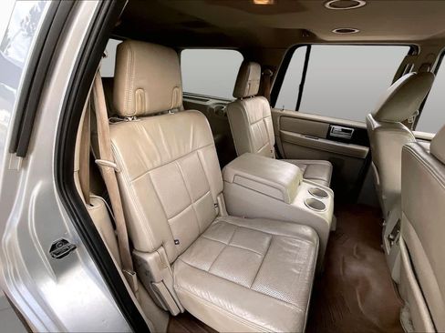 Used 2010 Lincoln Navigator 4WD image 18