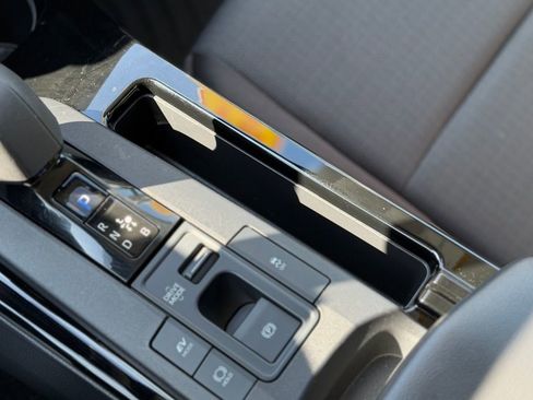 Used 2025 Toyota Prius LE image 17