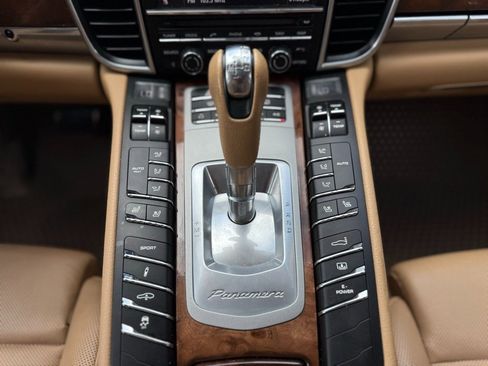 Used 2012 Porsche Panamera S image 17