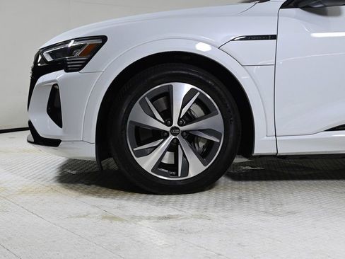 Certified 2024 Audi Q8 e-tron Premium image 23