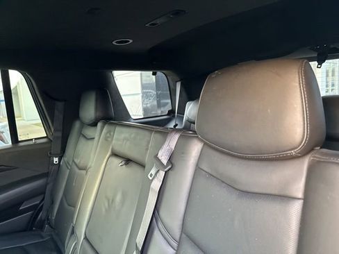 Used 2019 Cadillac Escalade Platinum image 15