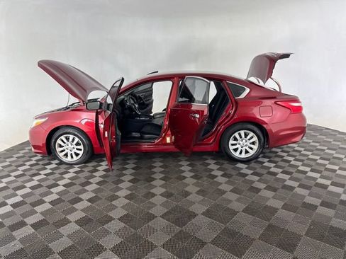 Used 2018 Nissan Altima 2.5 S w/ S Convenience Package FWD image 11