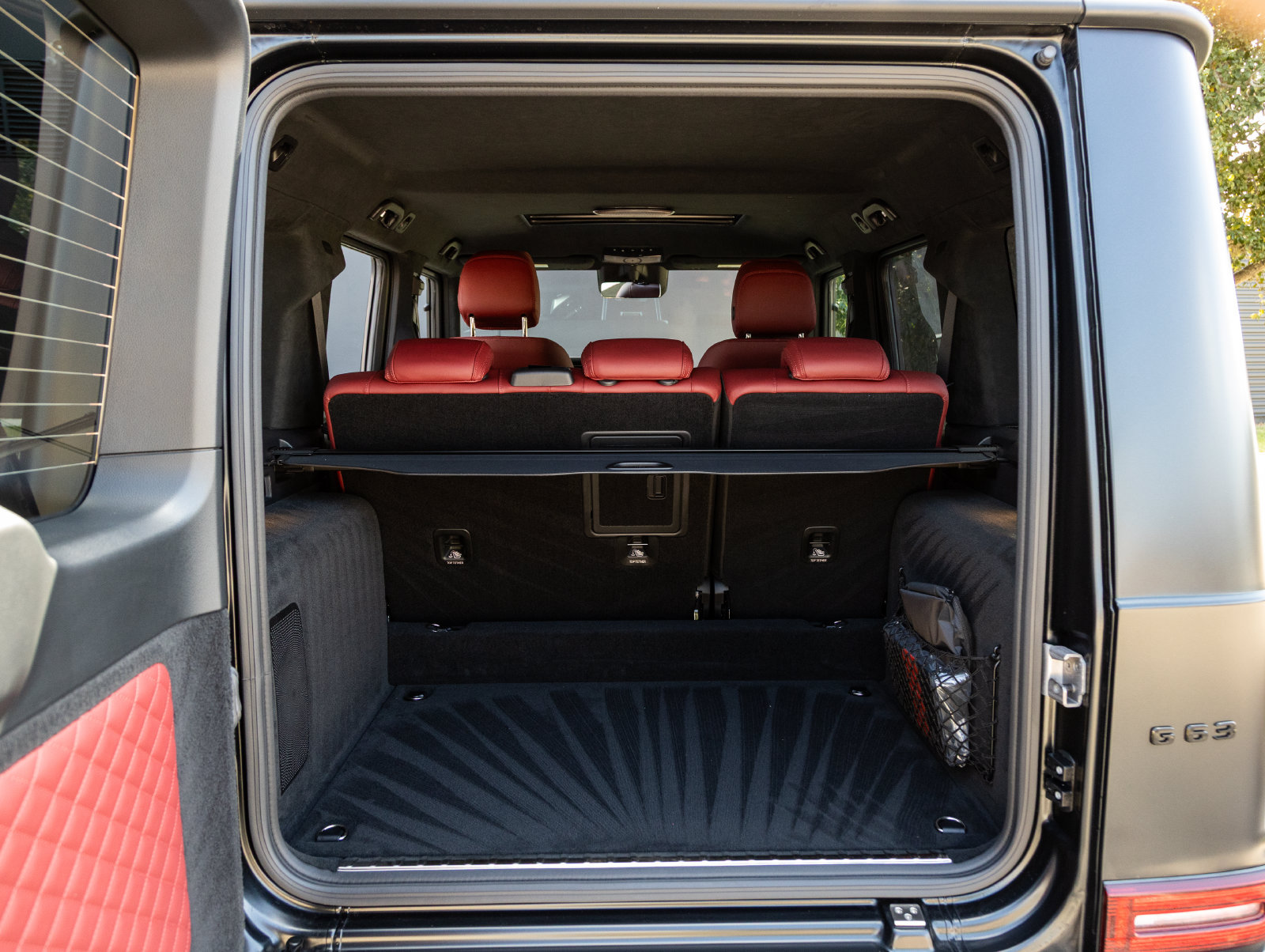 Used 2025 Mercedes-Benz G 63 AMG 4MATIC image 30