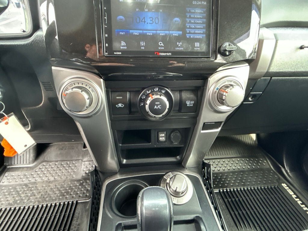 Used 2018 Toyota 4Runner SR5 AWD/4WD image 20