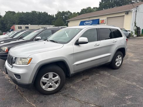 Used 2012 Jeep Grand Cherokee Laredo w/ Laredo E Group AWD/4WD image 1