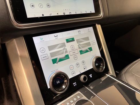 Used 2022 Land Rover Range Rover Westminster Edition image 17