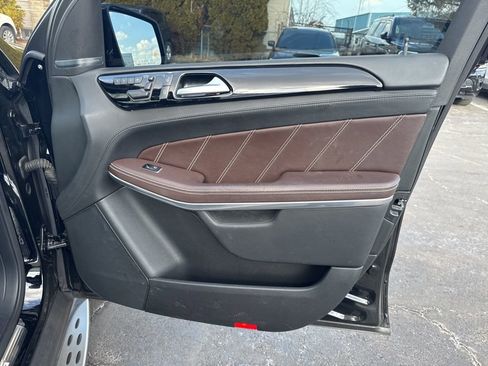 Used 2015 Mercedes-Benz GL 63 AMG 4MATIC image 29