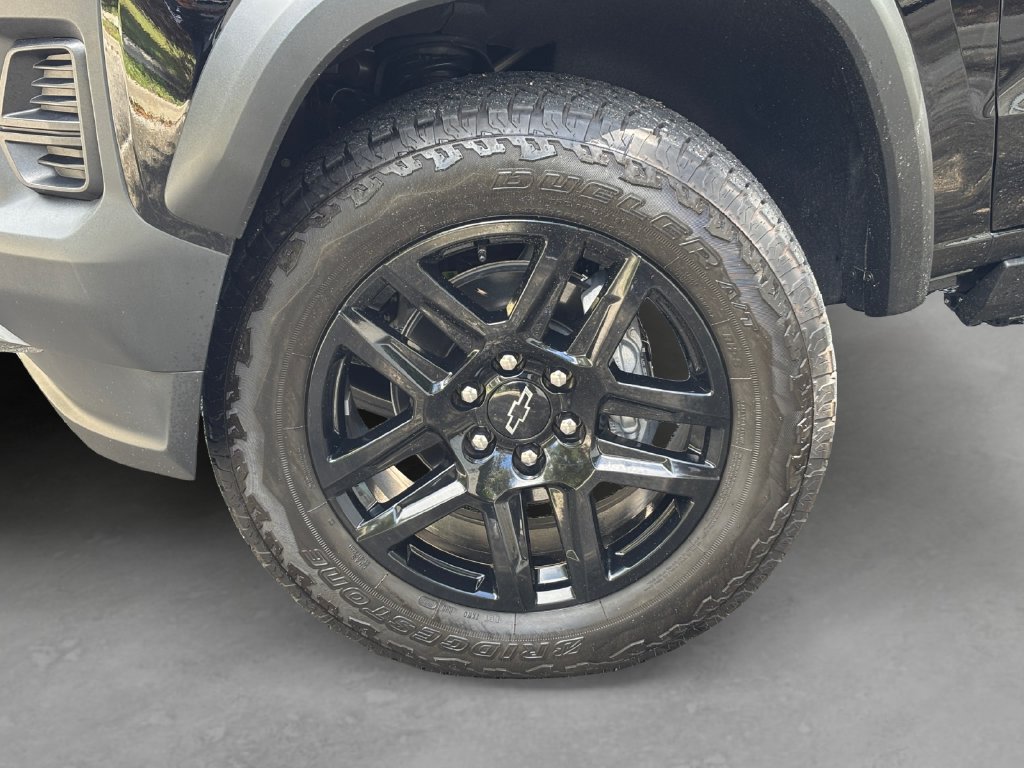 Certified 2025 Chevrolet Colorado Trail Boss AWD/4WD image 9