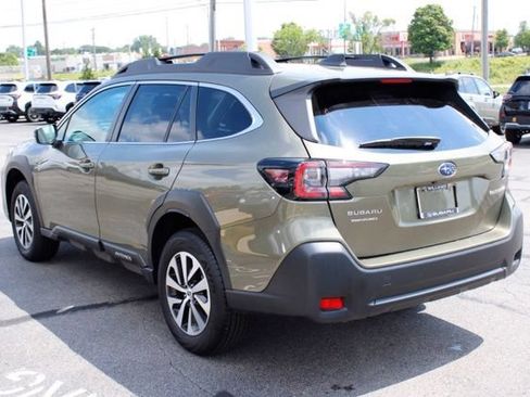 Used 2025 Subaru Outback Premium AWD/4WD image 5