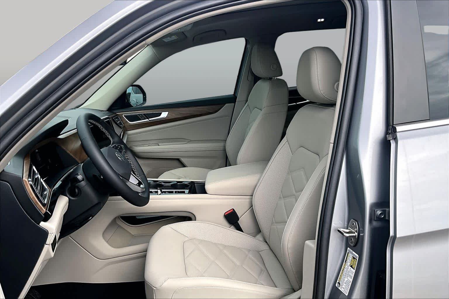 New 2026 Volkswagen Atlas SE FWD image 9