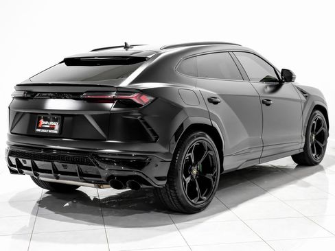 Used 2021 Lamborghini Urus image 4