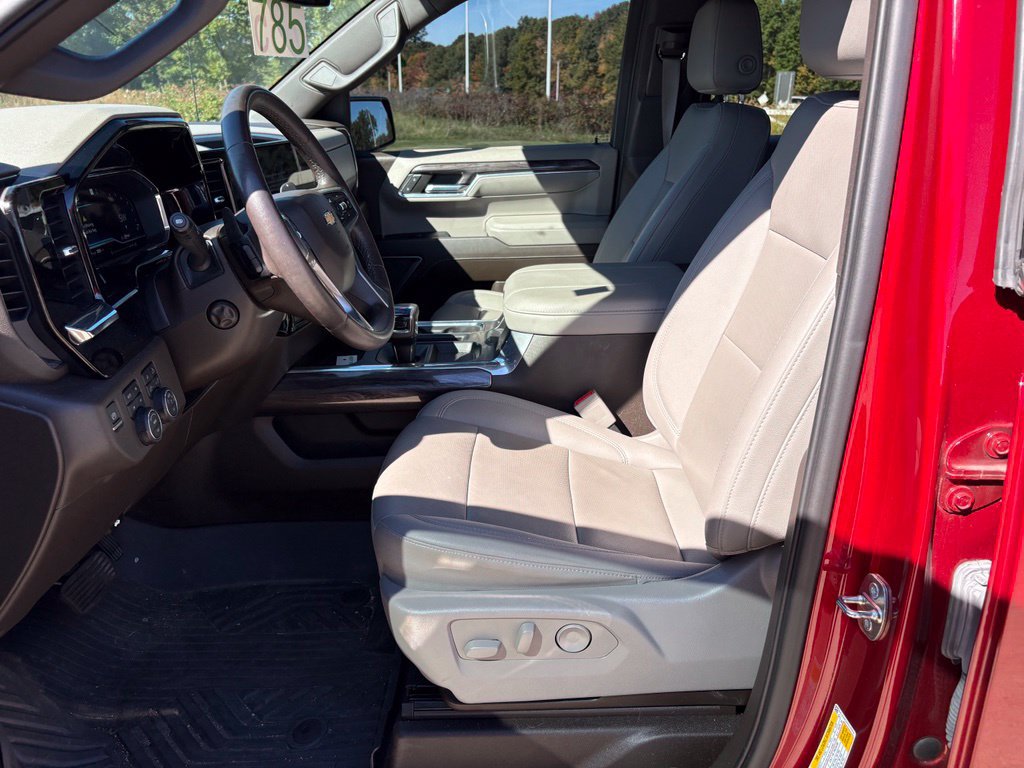 Used 2023 Chevrolet Silverado 1500 LTZ AWD/4WD image 13