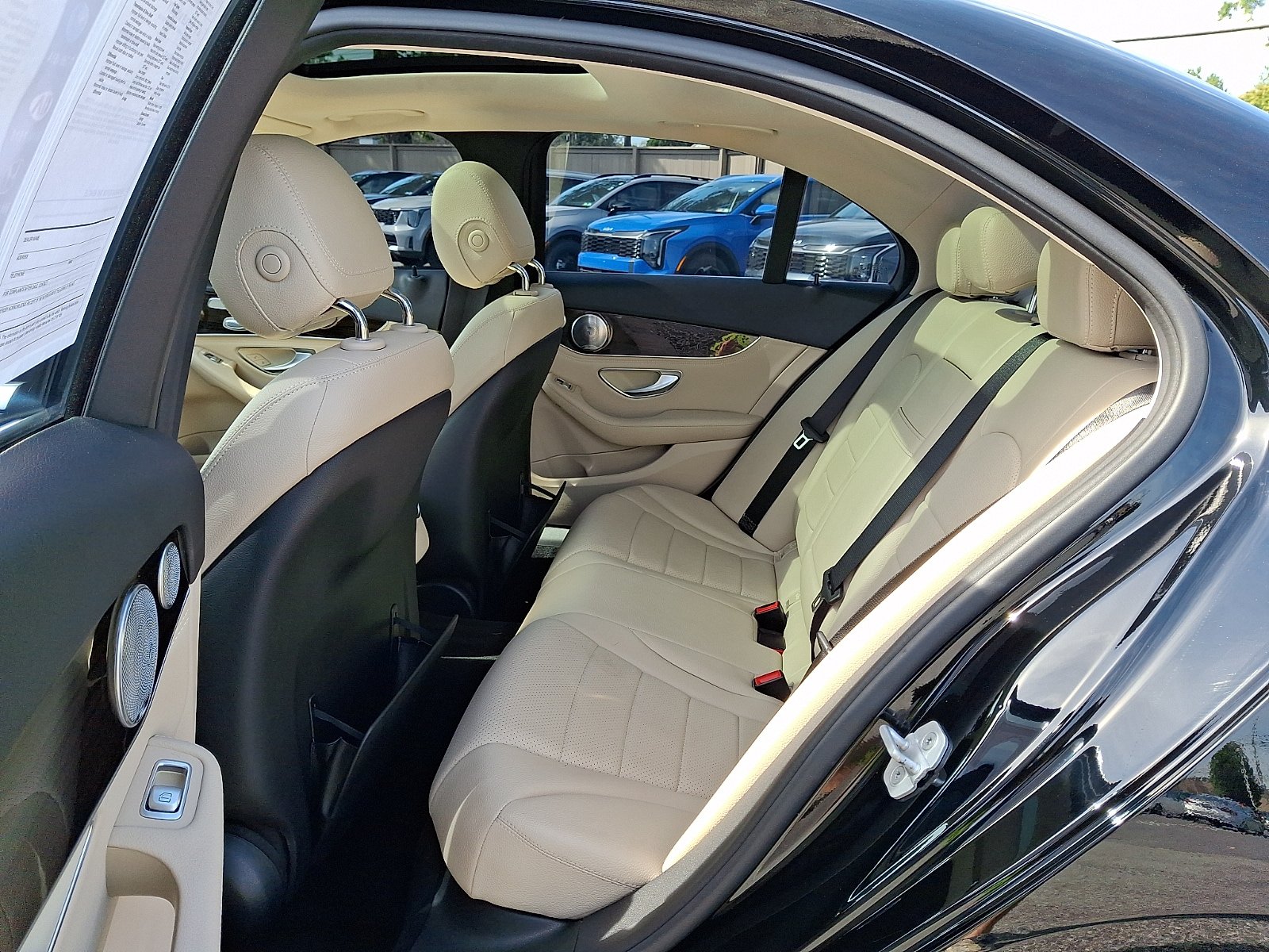 Used 2015 Mercedes-Benz C 300 4MATIC Sedan image 11