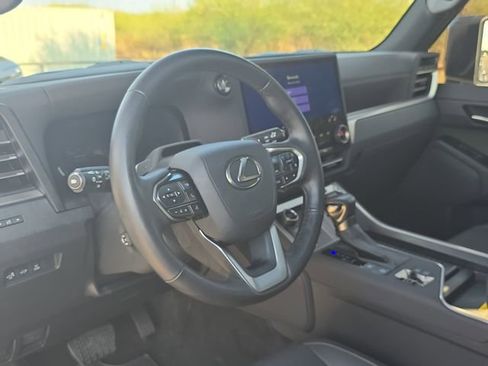 Used 2024 Lexus GX 550 image 16