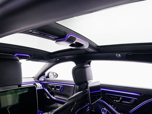 Used 2023 Mercedes-Benz Maybach S 680 4MATIC w/ Manufaktur Leather Package image 27