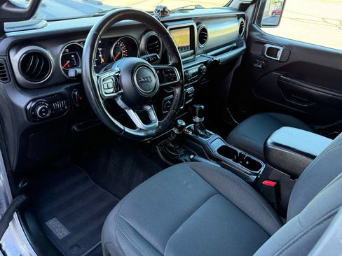 Used 2020 Jeep Gladiator Sport w/ Quick Order Package 24S AWD/4WD image 15