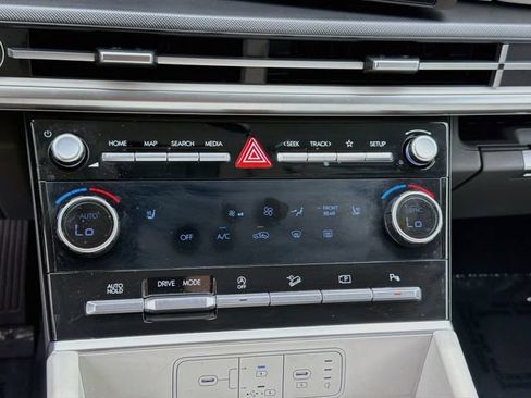 Certified 2025 Hyundai Santa Fe SEL FWD image 15