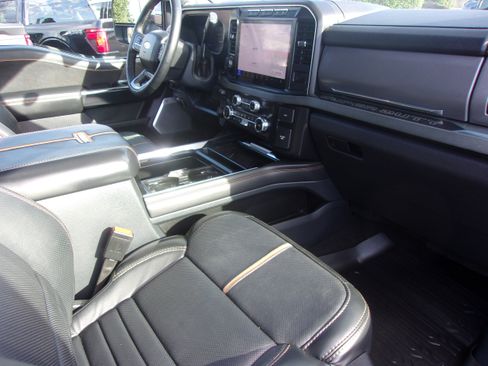 Certified 2024 Ford F250 Platinum image 16