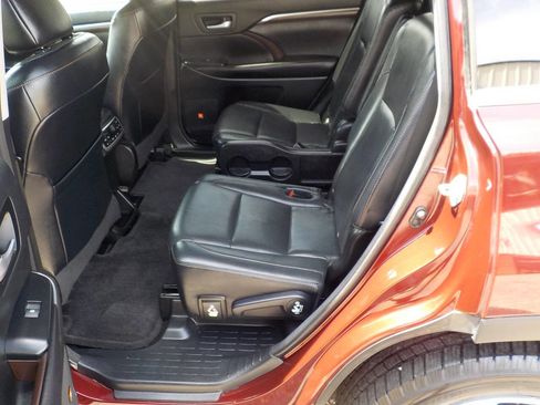 Used 2016 Toyota Highlander Limited Platinum image 22