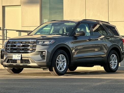 New 2026 Ford Explorer Active w/ Active Comfort Package image 7