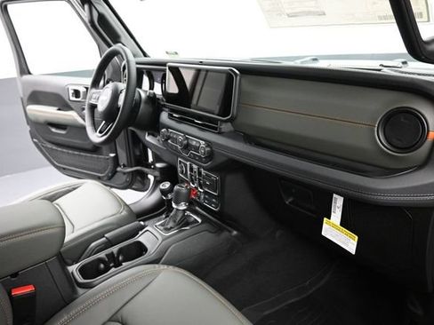 New 2026 Jeep Gladiator Mojave AWD/4WD image 17