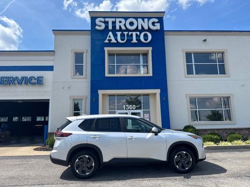Used 2025 Nissan Rogue SV AWD/4WD image 17