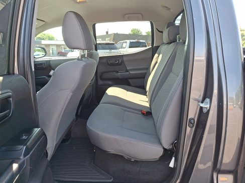 Used 2022 Toyota Tacoma SR image 10