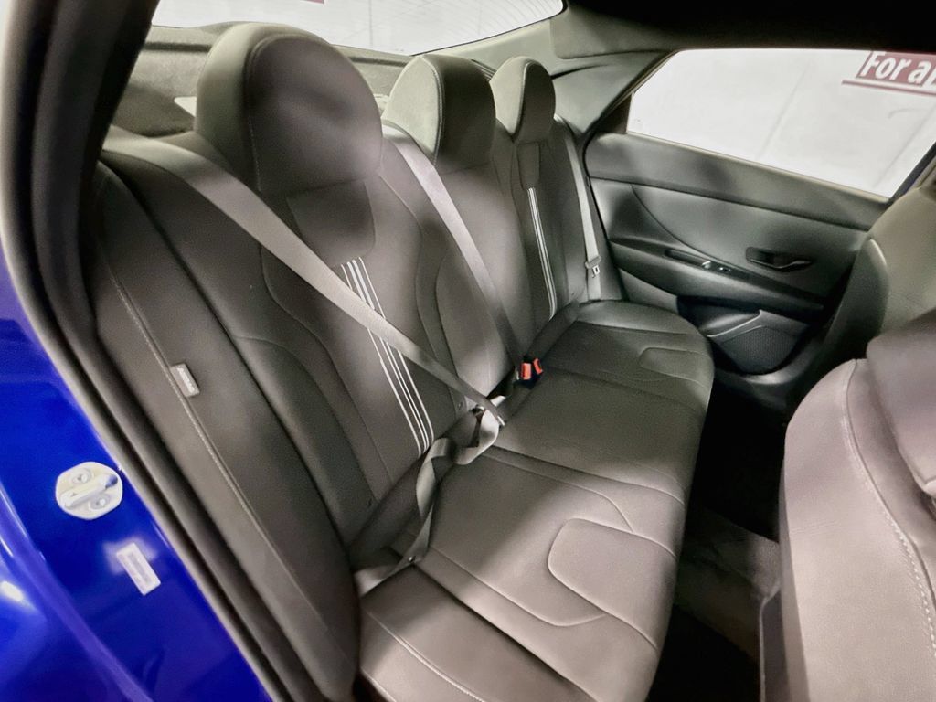 Certified 2025 Hyundai Elantra Sport FWD image 28