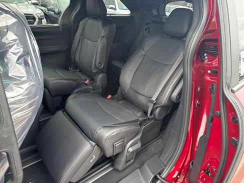 New 2026 Toyota Sienna Platinum image 38
