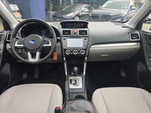 Used 2018 Subaru Forester 2.5i Premium AWD/4WD image 18