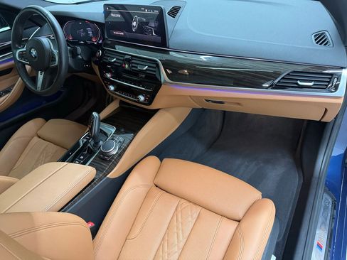 Used 2022 BMW 530i w/ M Sport Package image 10