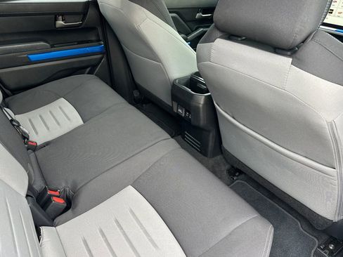 Used 2025 Toyota Tacoma TRD Sport w/ TRD Sport Upgrade Package image 17