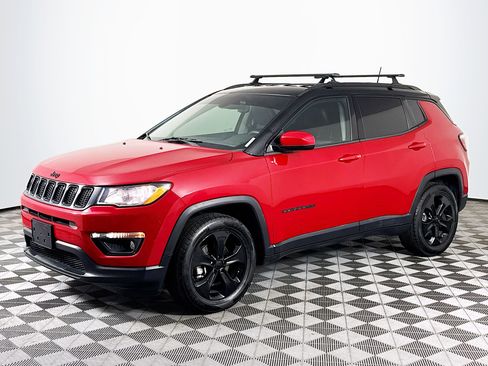 Used 2019 Jeep Compass Latitude FWD image 4