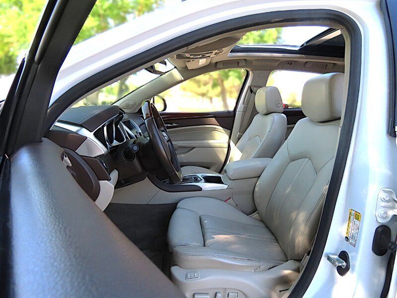 Used 2011 Cadillac SRX Luxury FWD image 10