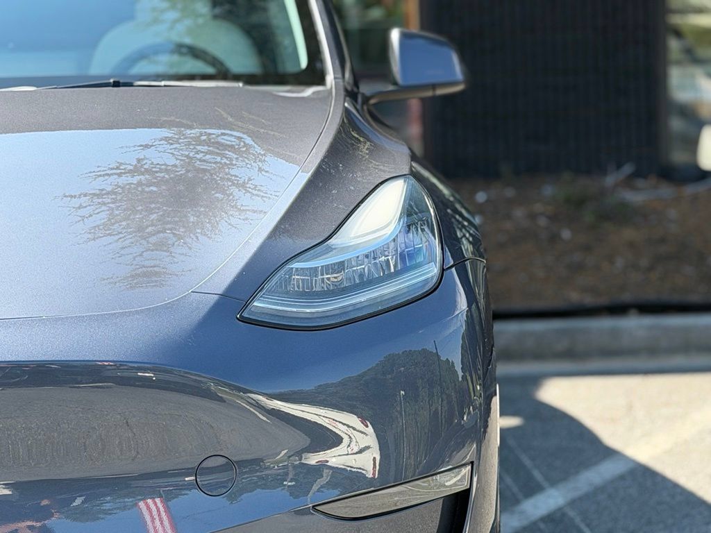 Used 2023 Tesla Model Y Long Range AWD/4WD image 5