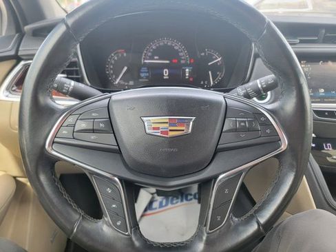 Used 2019 Cadillac XT5 Luxury FWD image 19