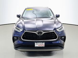 Used 2022 Toyota Highlander Platinum video 2