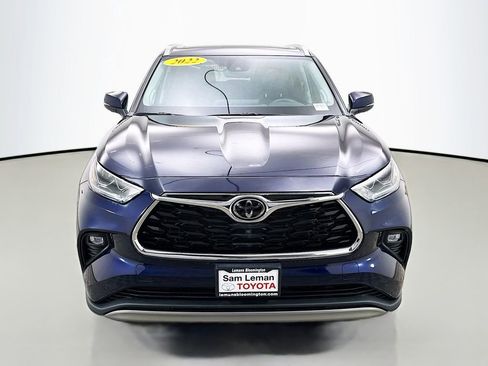 Used 2022 Toyota Highlander Platinum image 2
