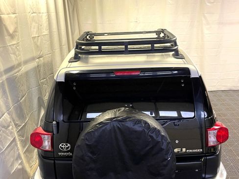 Used 2007 Toyota FJ Cruiser 4WD w/ Upgrade Pkg 2 image 7