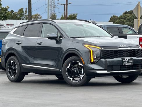New 2026 Kia Sportage EX image 2