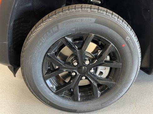 New 2025 Jeep Grand Cherokee L Altitude image 6