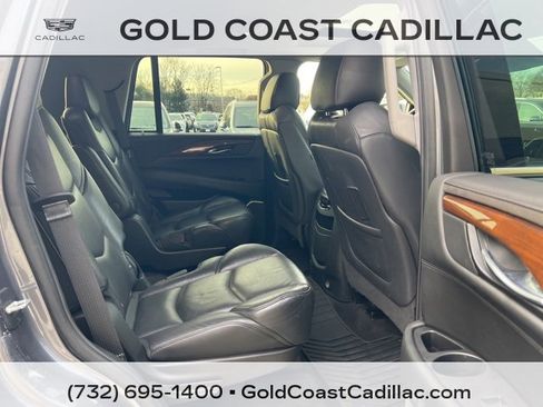 Used 2020 Cadillac Escalade Luxury w/ LPO, Radiant Package image 9